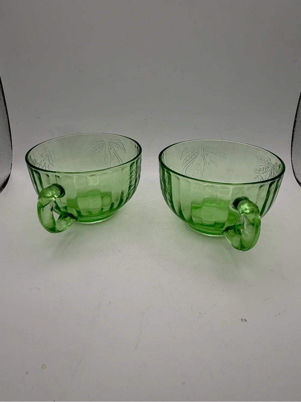 VTG 30’s uranium/depression glass teacups